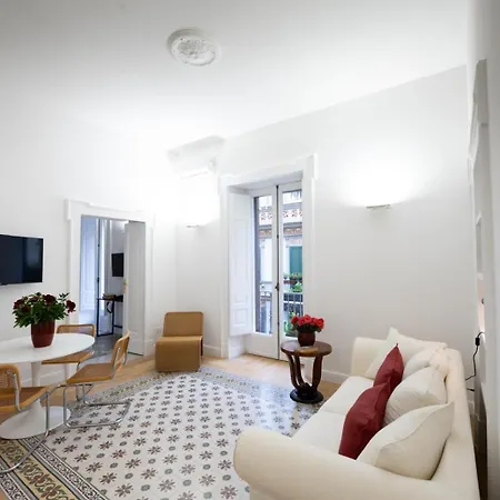 Casa Crispi 51 * نابولي
